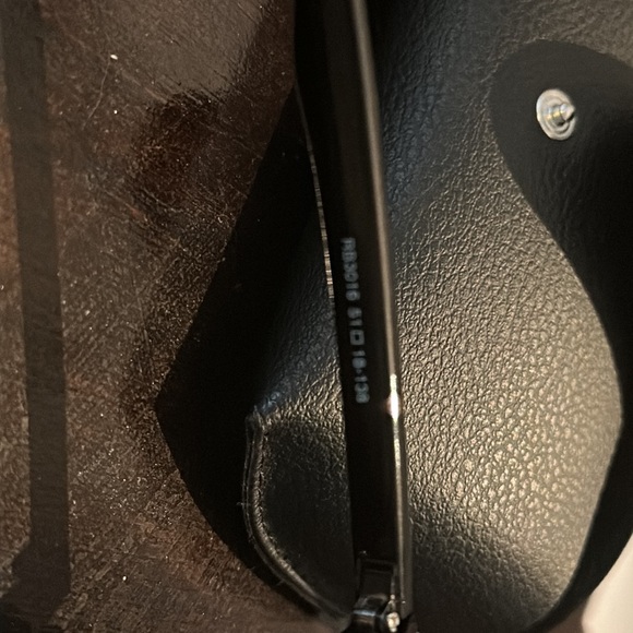 Ray Ban Sun Glasses - Picture 4 of 6